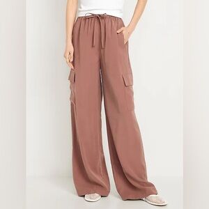Old Navy Extra High-Waisted Drapey Cargo Super Wide-Leg Pants